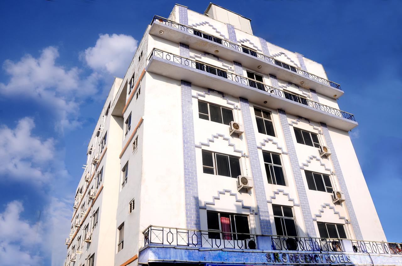 Srs Regency Hotel Anantapur Buitenkant foto